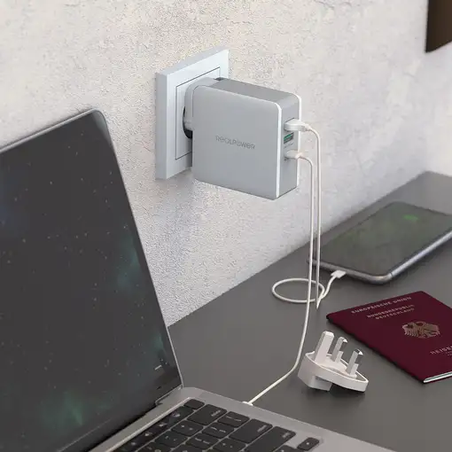 RealPower DeskCharge-65 Travel Universal Gris Corriente alterna Interior