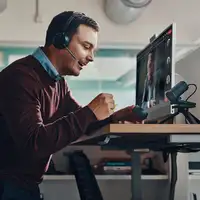 POLY Auriculares Voyager Focus 2 USB-C con soporte de carga