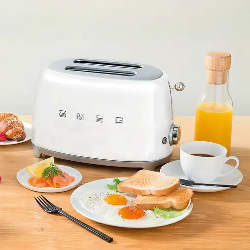 Smeg TSF01WHEU tostadora 6 2 rebanada(s) 950 W Blanco